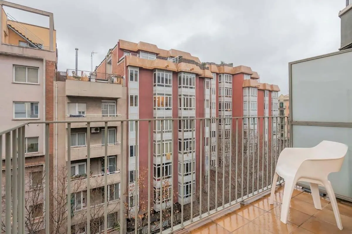 2 Bedroom Duplex Apartment With Balcony 4-3 Βαρκελώνη