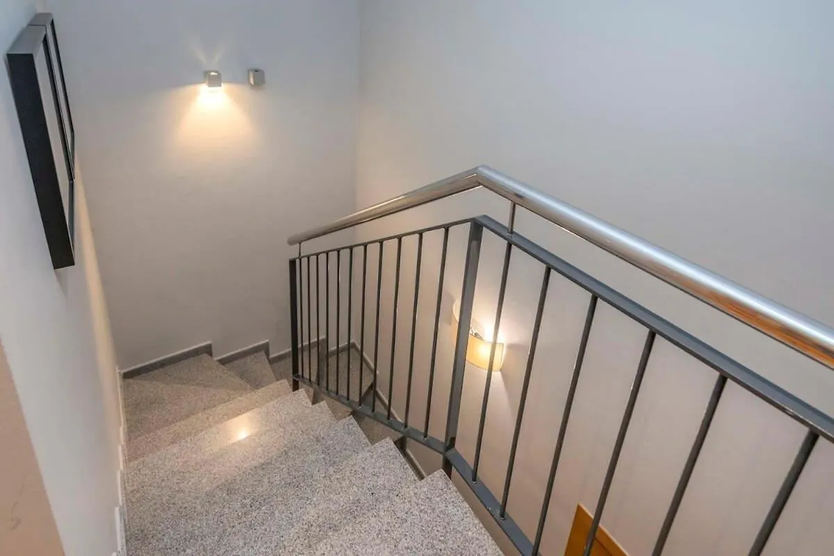 2 Bedroom Duplex Apartment With Balcony 4-3 Βαρκελώνη