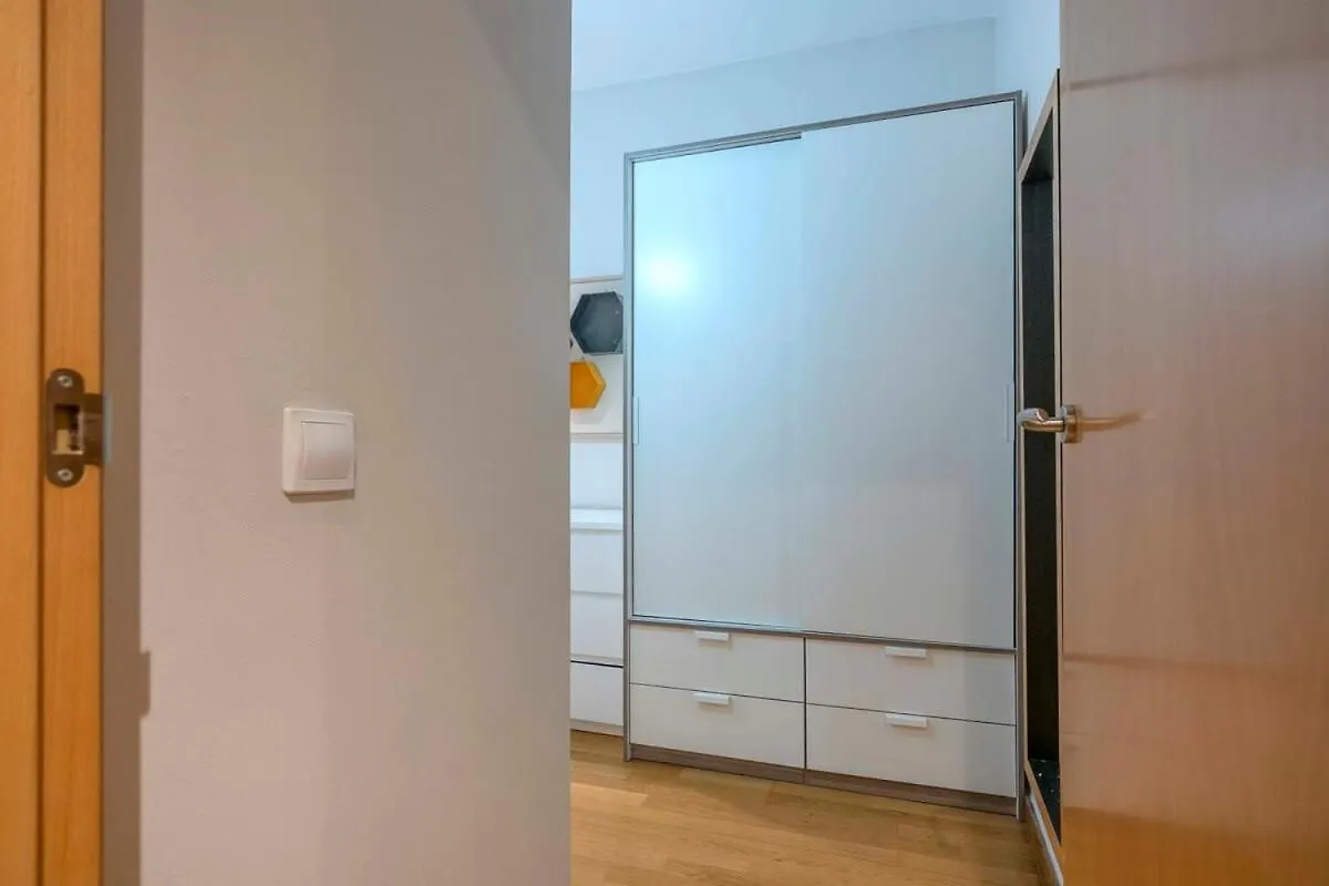 2 Bedroom Duplex Apartment With Balcony 4-3 Βαρκελώνη 0*,  Ισπανία