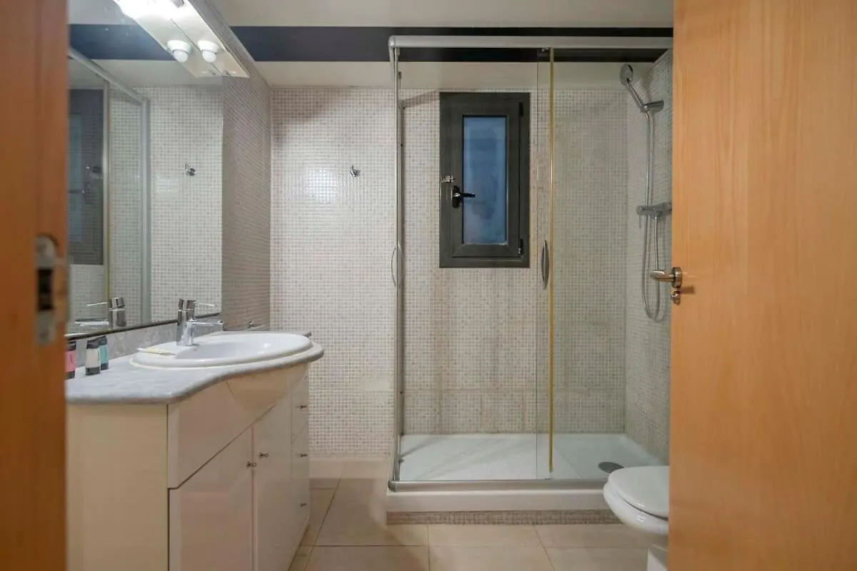 2 Bedroom Duplex Apartment With Balcony 4-3 Βαρκελώνη 0*,  Ισπανία